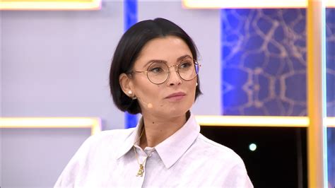 Agnė Jagelavičiūtė vairuojanti automobilį