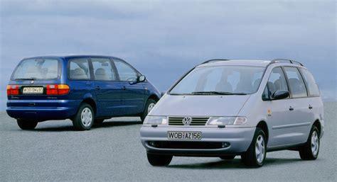 palyginamoji lentelė su Peugeot 806, Renault Espace, Volkswagen Sharan ir Ford Galaxy pagrindinėmis charakteristikomis