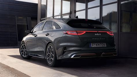 „Kia ProCeed“ eksterjero nuotrauka, pabrėžianti „Shooting brake“ kėbulo linijas