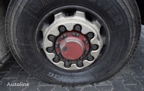 Sunkvežimio galinė dalis su purvasaugiais
