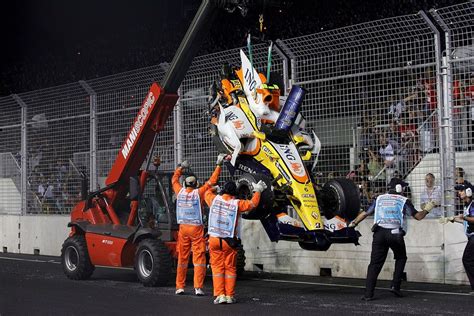 Nelson Piquet Jr. automobilis po avarijos 2008 m. Singapūro GP