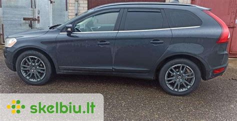 Tematinė nuotrauka: „Volvo XC60“ su originaliomis padangomis