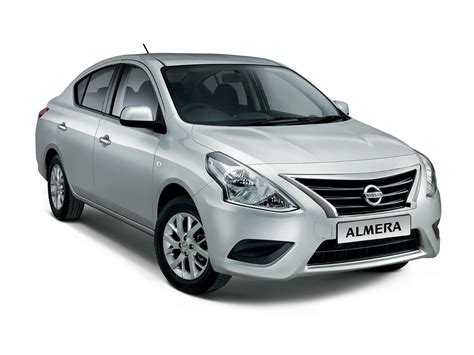 Nissan Almera salonas