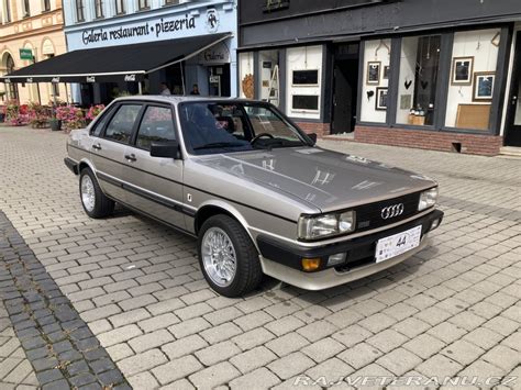 Audi 80 B2 Quattro galinių suportų diagrama su ašių ir sriegių žymėjimais