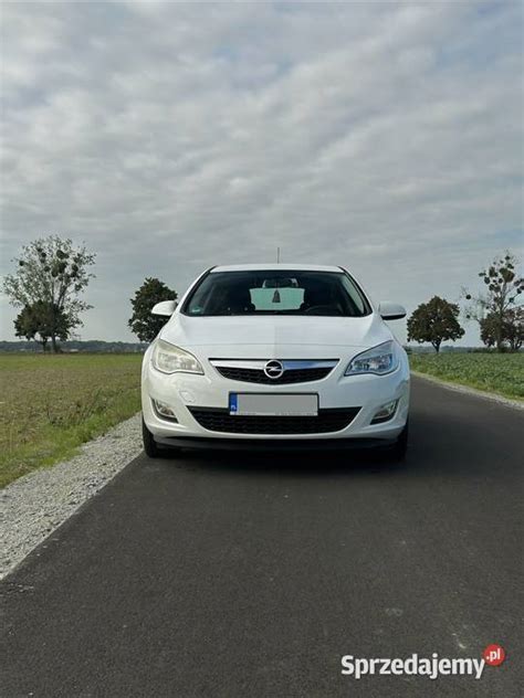 Opel Astra IV (J) ir Opel Astra V (K) modelių apžvalga, palyginamoji lentelė