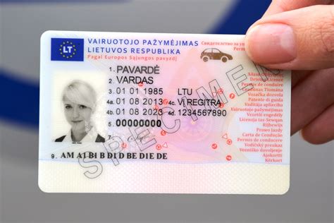 Tematinė nuotrauka: vairuotojo pažymėjimas ir medicininė pažyma