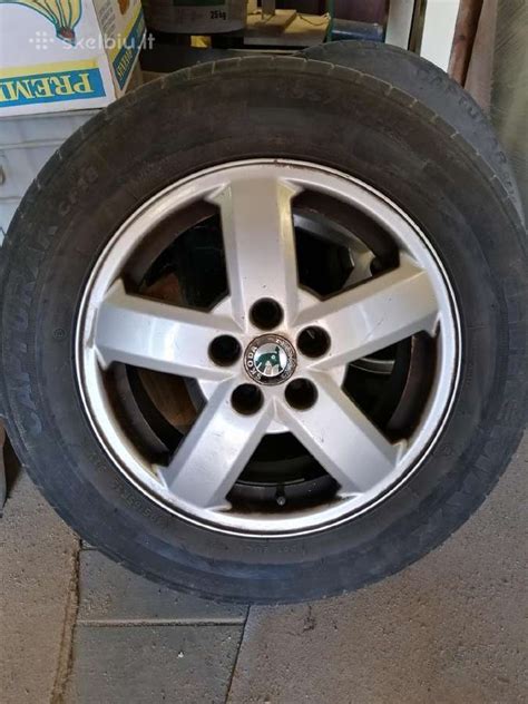 Škoda Octavia su stilingais lietais ratlankiais