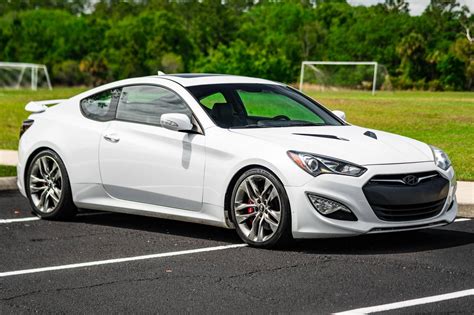 Hyundai Genesis Coupe nuotrauka