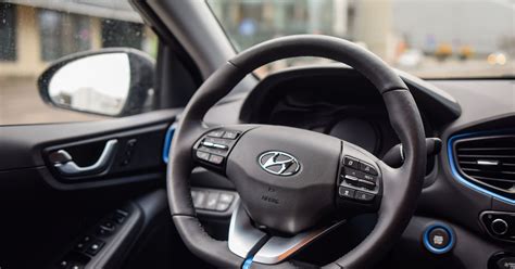 Nauji mokomieji automobiliai vairavimo pamokoms