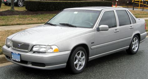 Haynes remonto vadovo viršelis su Volvo S70, V70 ir C70 modeliais