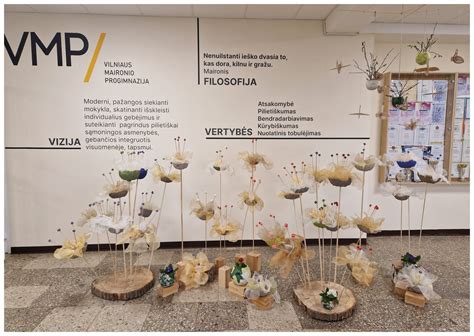Inografika apie Maironio „Pavasario balsų“ leidimų raidą ir apimties didėjimą