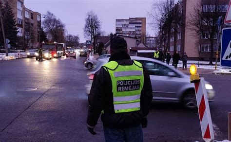 Policijos pareigūnai ir rėmėjai