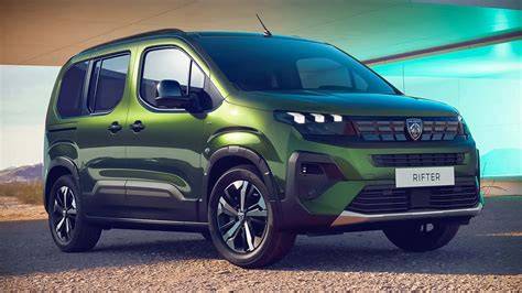 Infografika: Peugeot Rifter palyginimo rakursai (erdvė, patogumas, priežiūra)
