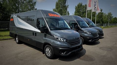 Iveco logotipas ir užrašas