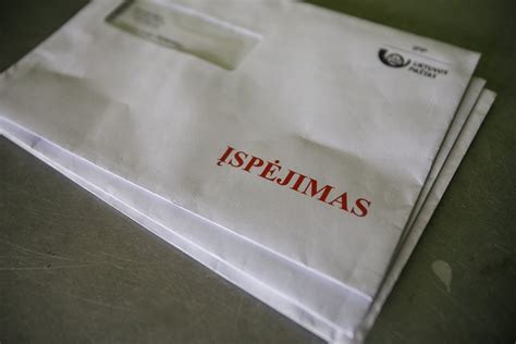 Rūšiuojami laiškai ir siuntos pašto centre
