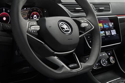 The multi-functional sports steering wheel with the RS logo in the Skoda Octavia RS interior