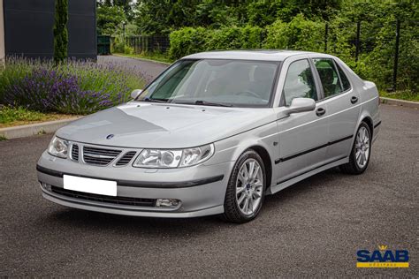 Saab 9-5 variklis remontuojamas