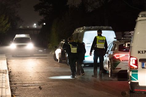 Policijos mašina ir kriminalistų darbas įvykio vietoje