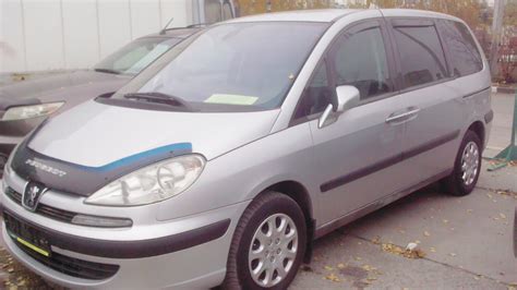 Peugeot 807 eksterjero nuotrauka, rodanti jo dydį ir dizainą