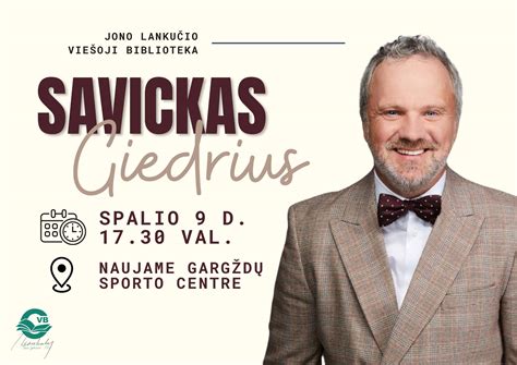 Giedrius Savickas sėdi savo sename automobilyje