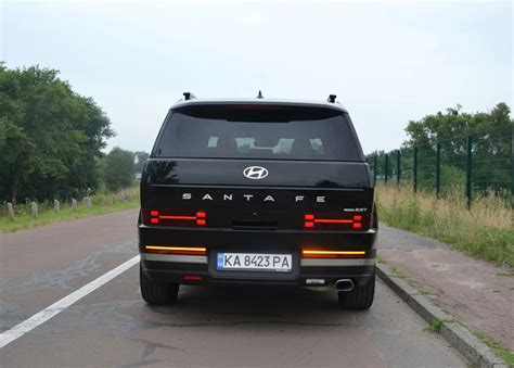 Naujojo Hyundai Santa Fe dizaino linijos ir priekinės dalies vaizdas