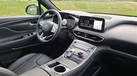 Erdvus ir patogus Hyundai Santa Fe interjeras