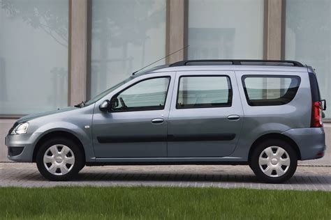 Nuotrauka, iliustruojanti Dacia Logan MCV salono apdailos medžiagų kokybę ir galimus įbrėžimus
