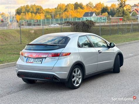 Infografika: Honda Civic VIII techninių parametrų santrauka