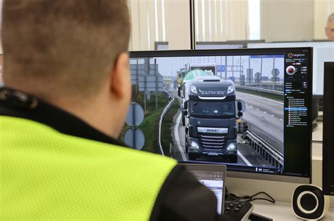 Tematinė iliustracija apie transporto priemonių dokumentų tvarkymą