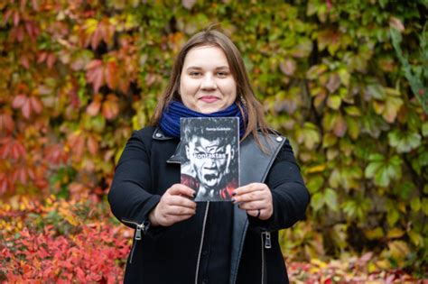 Patricija Gudeikaitė skaito poeziją