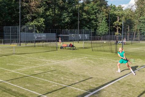 Parkavimo aikštelė prie Dariaus ir Girėno teniso kortų