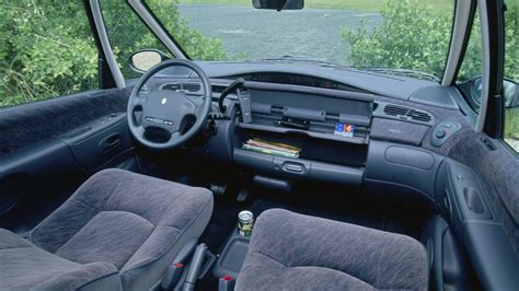 Renault Espace III interjero nuotrauka su centriniu prietaisų skydeliu