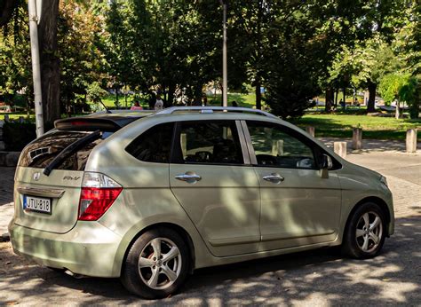 Honda FR-V interjero schema su sėdynių išdėstymu 3+3