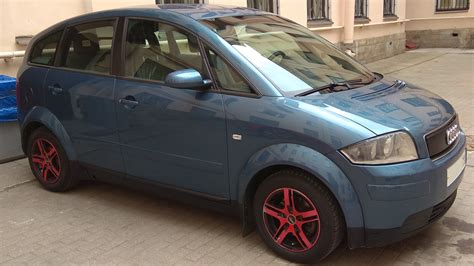 Audi A2 interjero nuotrauka, akcentuojanti medžiagų kokybę ir erdvę
