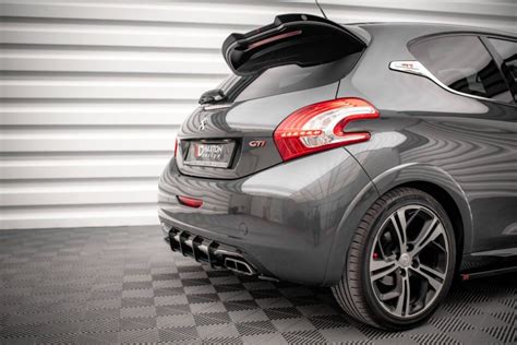 Peugeot 208 galinio statramsčio forma su GTI užrašu
