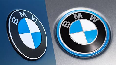 BMW logotipo evoliucija diagrama: senasis išorinis žiedas vs. naujasis matinio juodo išorinio žiedo variantas