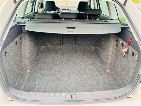 Skoda Octavia universalo bagažinės interjeras