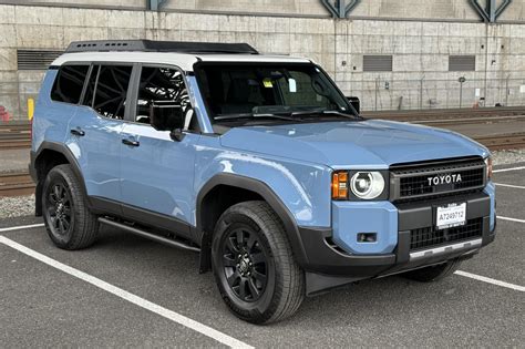Toyota Land Cruiser First Edition išorės detalės