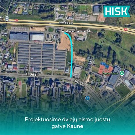 miesto gatvė su pėsčiaisiais