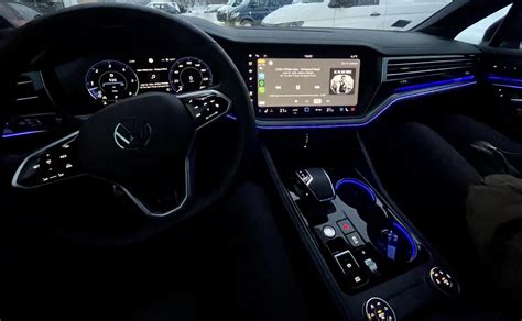 Volkswagen Phaeton interjero nuotrauka su multimedijos sistema