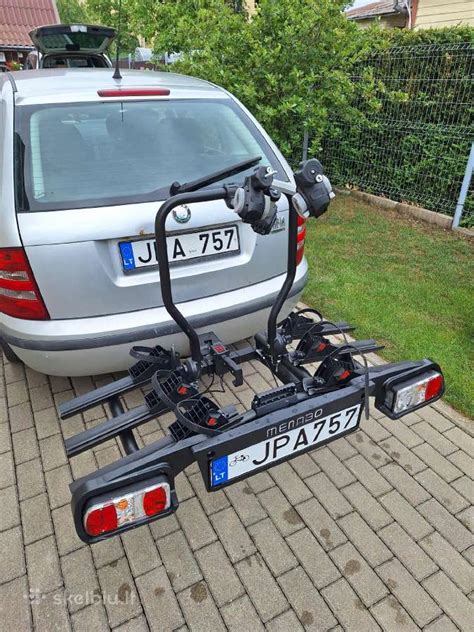 Tematinė nuotrauka: Motociklas ant automobilio kablio laikiklio