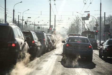 Aplinkos tarša dėl nelegalaus automobilių ardymo