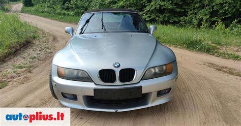 Detalė - BMW Z3 interjeras arba variklio skyrius