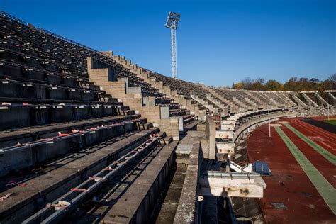 S. Dariaus ir S. Girėno stadiono rekonstrukcijos eiga, darbininkų protestas