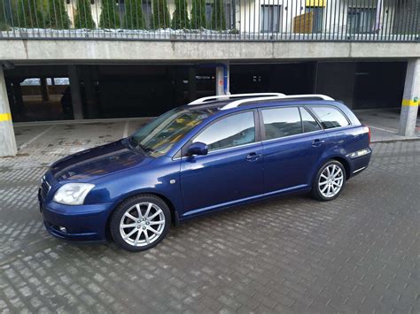 Toyota Avensis antros kartos interjeras ir eksterjeras