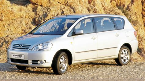 Toyota Avensis Verso interjero erdvumas