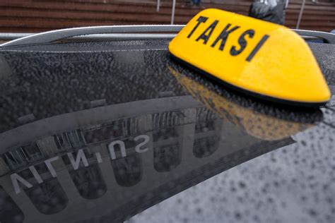 Taksi pažymėjimų ir licencijų pavyzdžiai