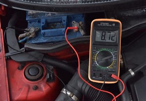 Akumuliatoriaus patikra autoservise prieš žiemą