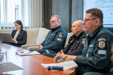 Prienų rajono gyventojų saugumo iššūkiai: policijos darbas ir bendruomenės pastangos