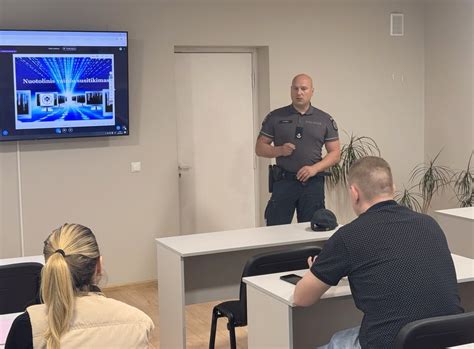 Policijos pareigūno ir vairuotojo pokalbis
